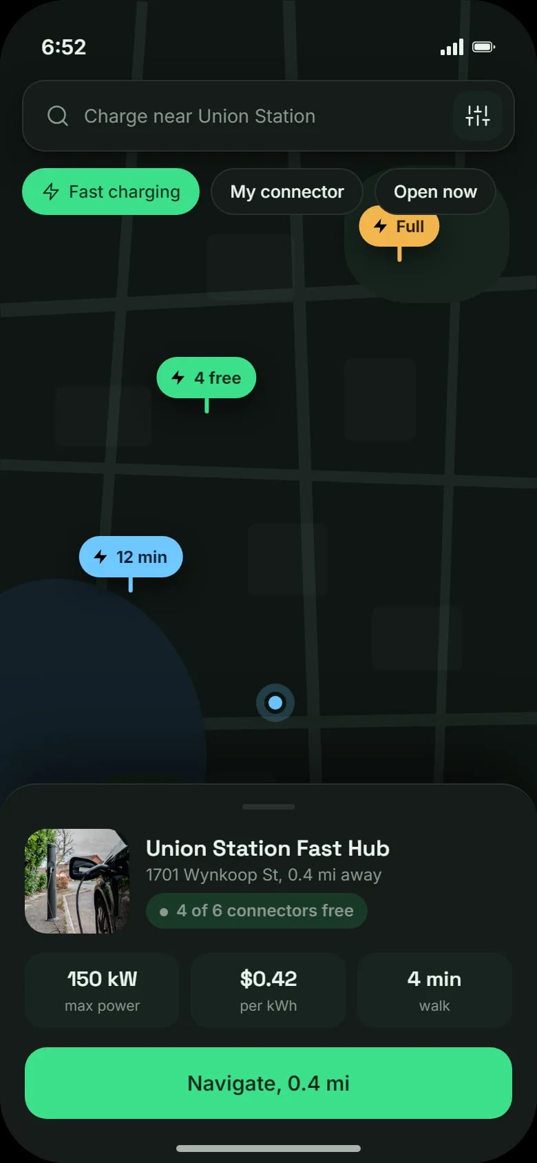 Karte der Ladesäulen nahe Union Station: Pins mit freien Ladepunkten, eine volle Station und der nächstgelegene Ladehub